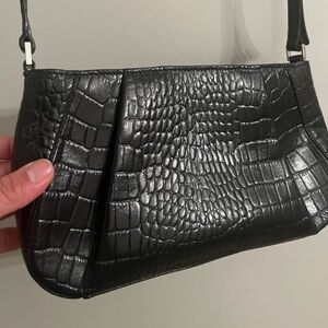 Elegant Black Crocodile-Embossed Women's Y2K style Bag